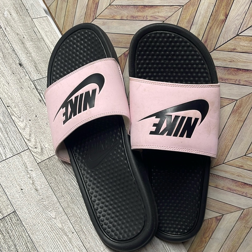 Woman’s Nike Slide 12